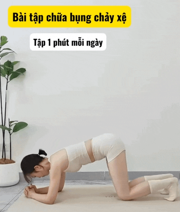 Động t&aacute;c đơn giản m&agrave; siết mỡ bụng, thu gọn bắp tay cho c&aacute;c chị em - Ảnh 1.