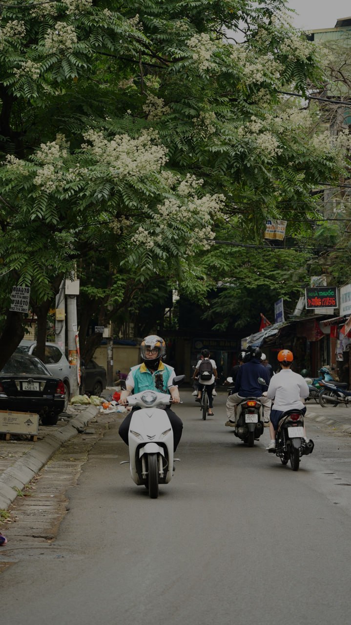 Thời tiết H&agrave; Nội bất thường l&uacute;c 9h s&aacute;ng: Bầu trời u &aacute;m v&agrave; mưa nhỏ - Ảnh 10.