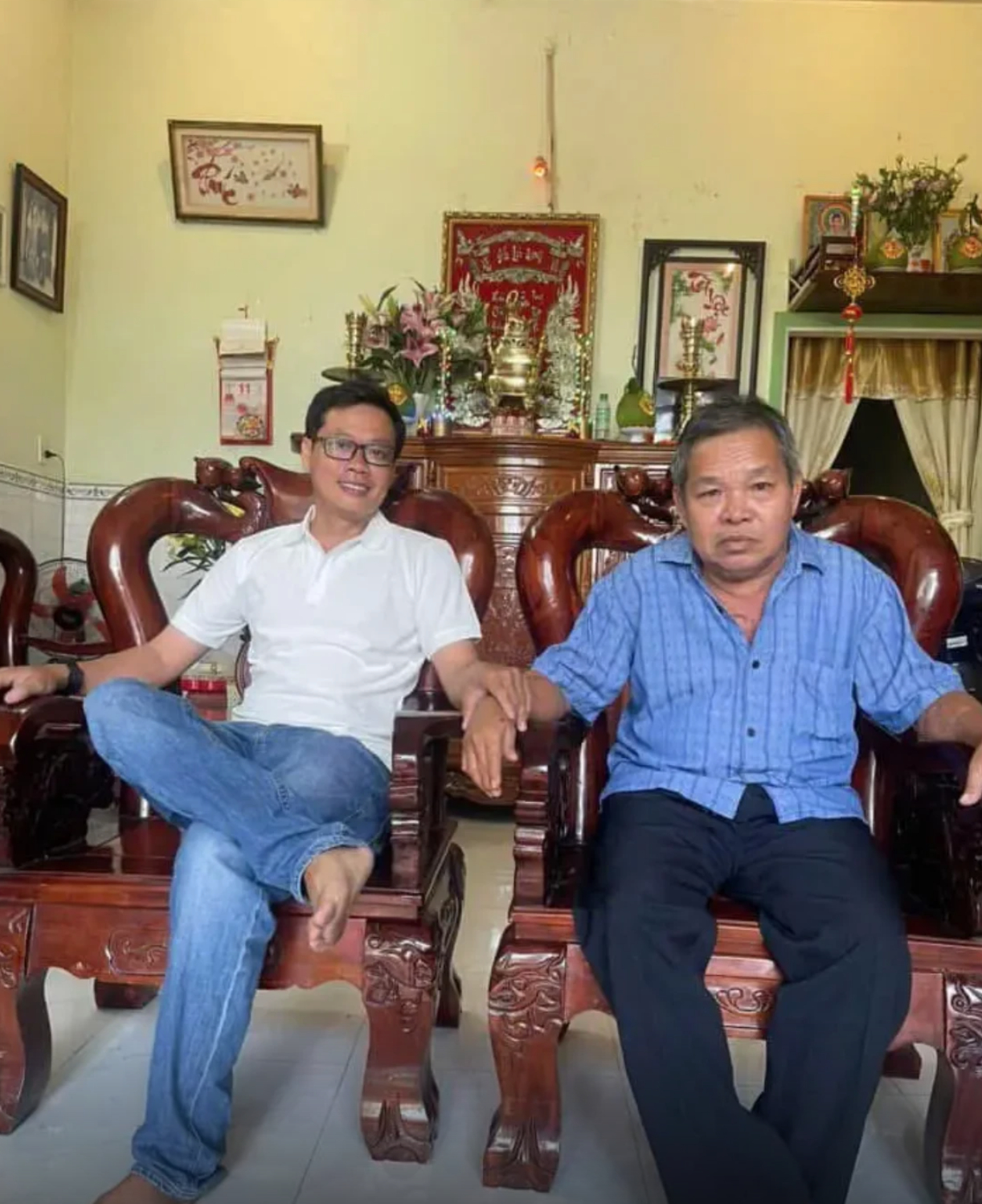 Bố vợ &ocirc;m con rể mếu m&aacute;o tr&ecirc;n giường bệnh: C&acirc;u chuyện cảm động năm 2026 - Ảnh 2.