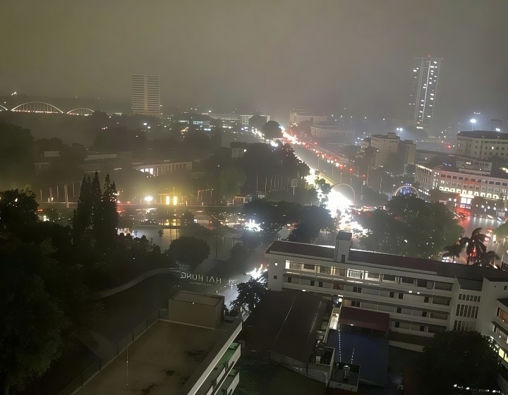 Th&aacute;i Nguy&ecirc;n: C&acirc;y bật gốc trong mưa lớn khiến người phụ nữ b&aacute;n x&ocirc;i tử vong - Ảnh 2.