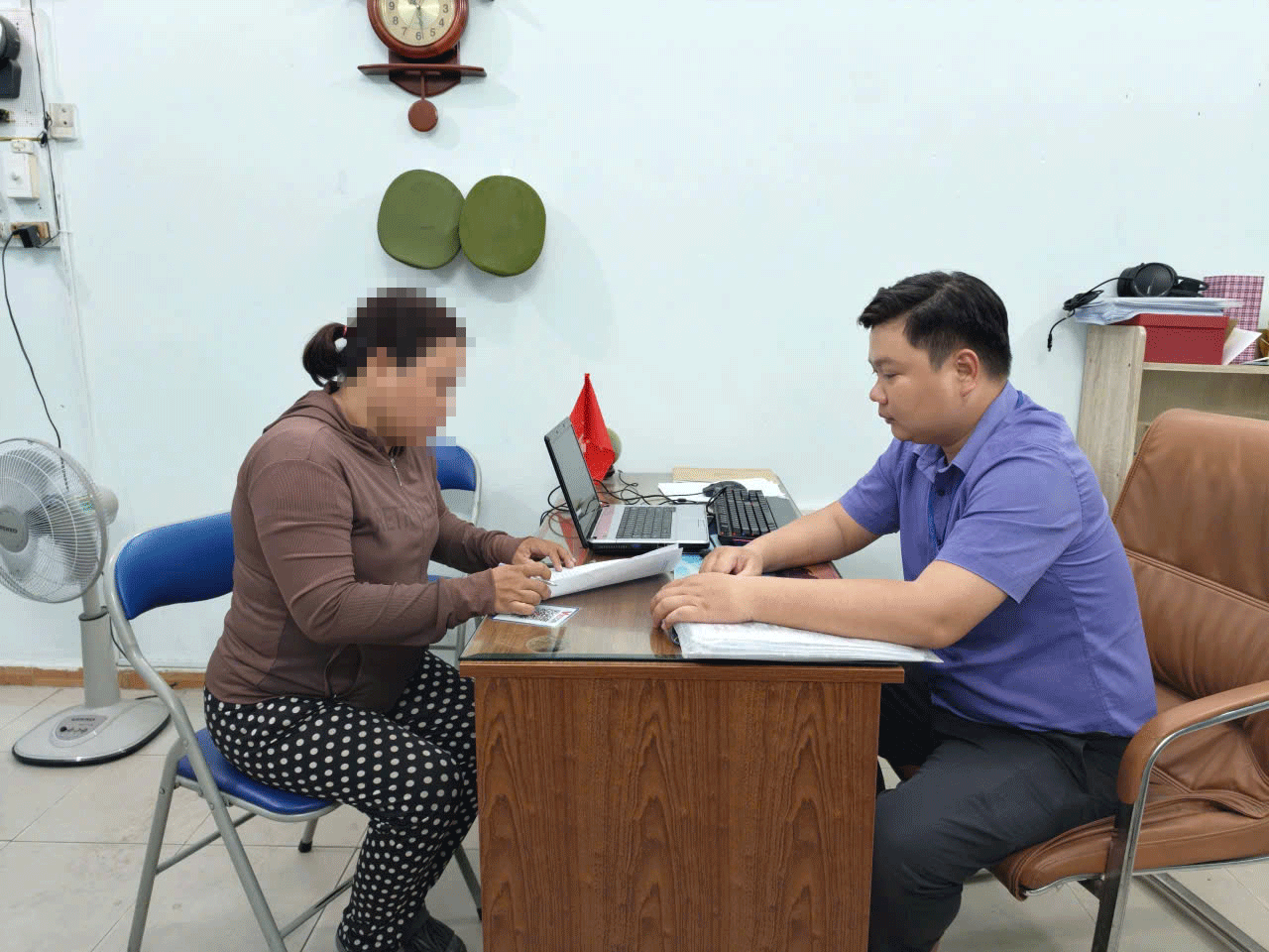 TPHCM xử phạt nguội 2 trường hợp vứt r&aacute;c nơi c&ocirc;ng cộng qua camera gi&aacute;m s&aacute;t - Ảnh 3.