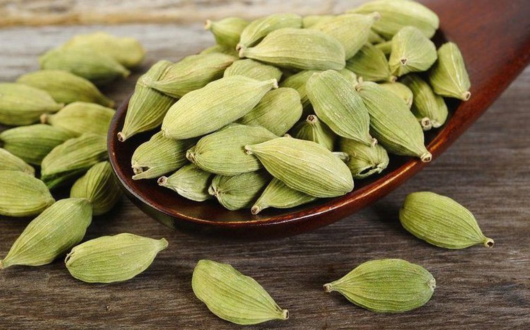 Tại sao nh&agrave; h&agrave;ng thường mang lạc rang, dưa chuột chẻ trước khi l&ecirc;n đồ ăn? - Ảnh 1.