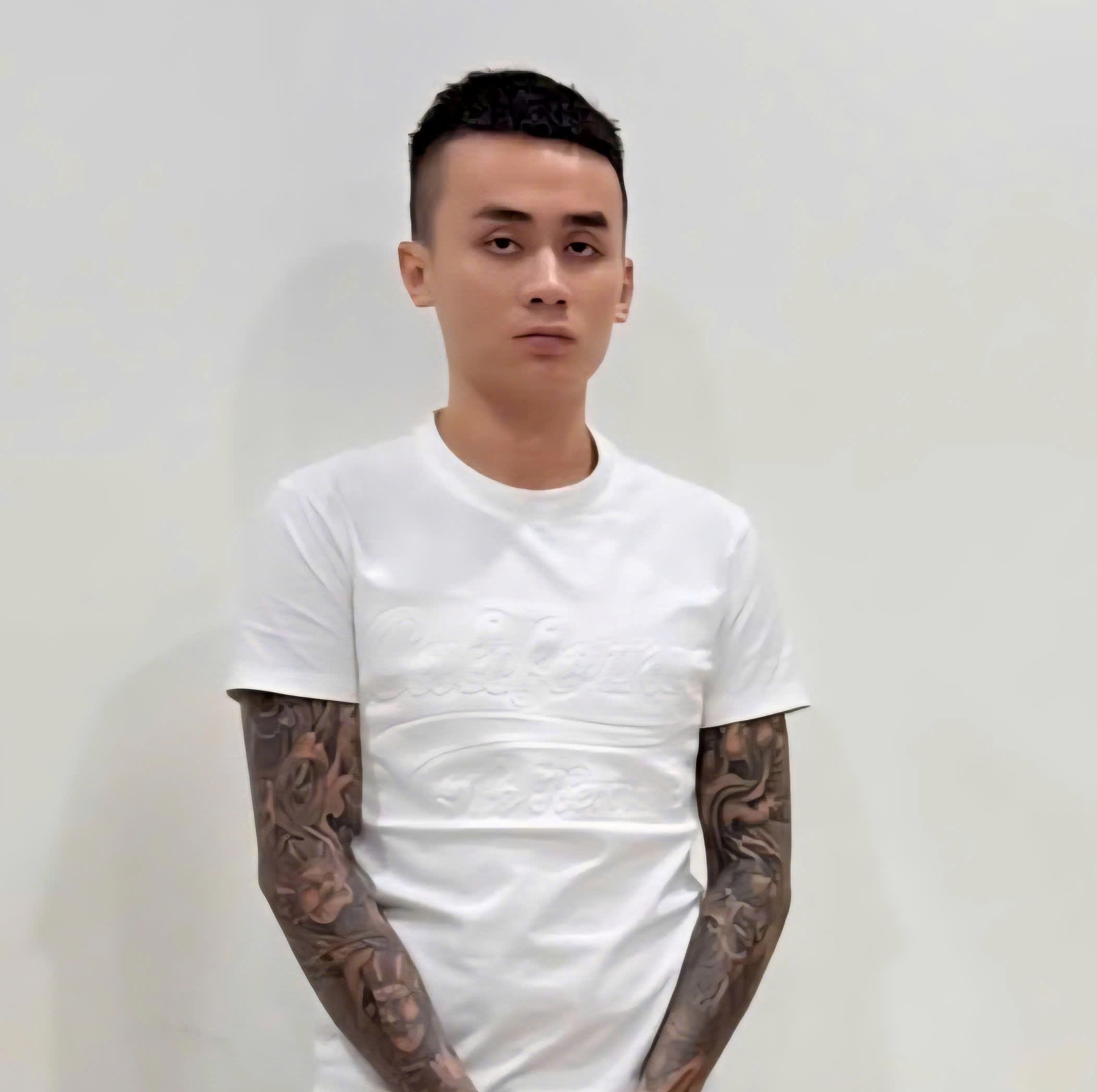 L&ecirc; Đức Anh dụ dỗ hiếp d&acirc;m v&agrave; cưỡng đoạt t&agrave;i sản tại Đ&agrave; Nẵng - Ảnh 2.