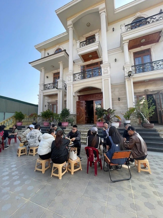 Danh t&iacute;nh c&ocirc; chủ qu&aacute;n b&aacute;nh m&igrave; ở Đ&agrave; Lạt: Tạm đ&oacute;ng cửa sau 2 tuần v&igrave; qu&aacute; đ&ocirc;ng kh&aacute;ch - Ảnh 2.