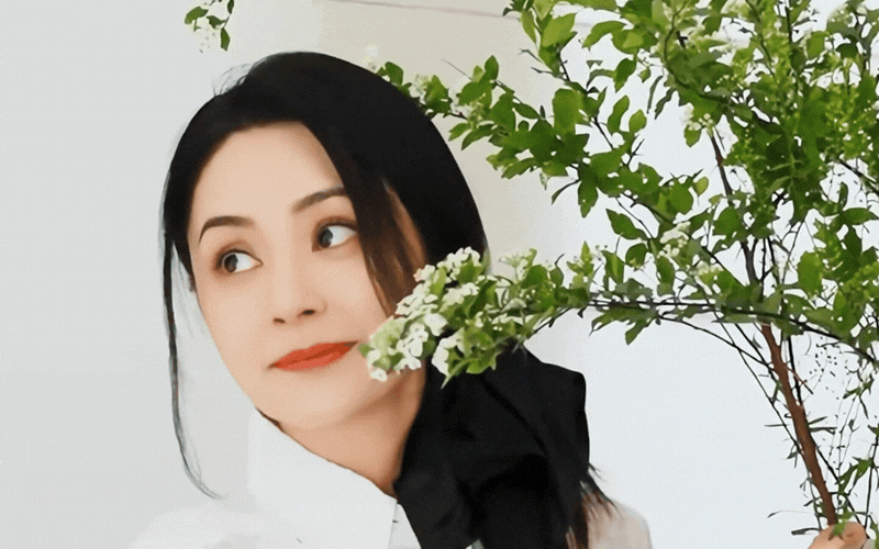 Học Chung Hân Đồng bí quyết cắm hoa và làm nến thơm cho không gian sống thêm chill - Ảnh 7.