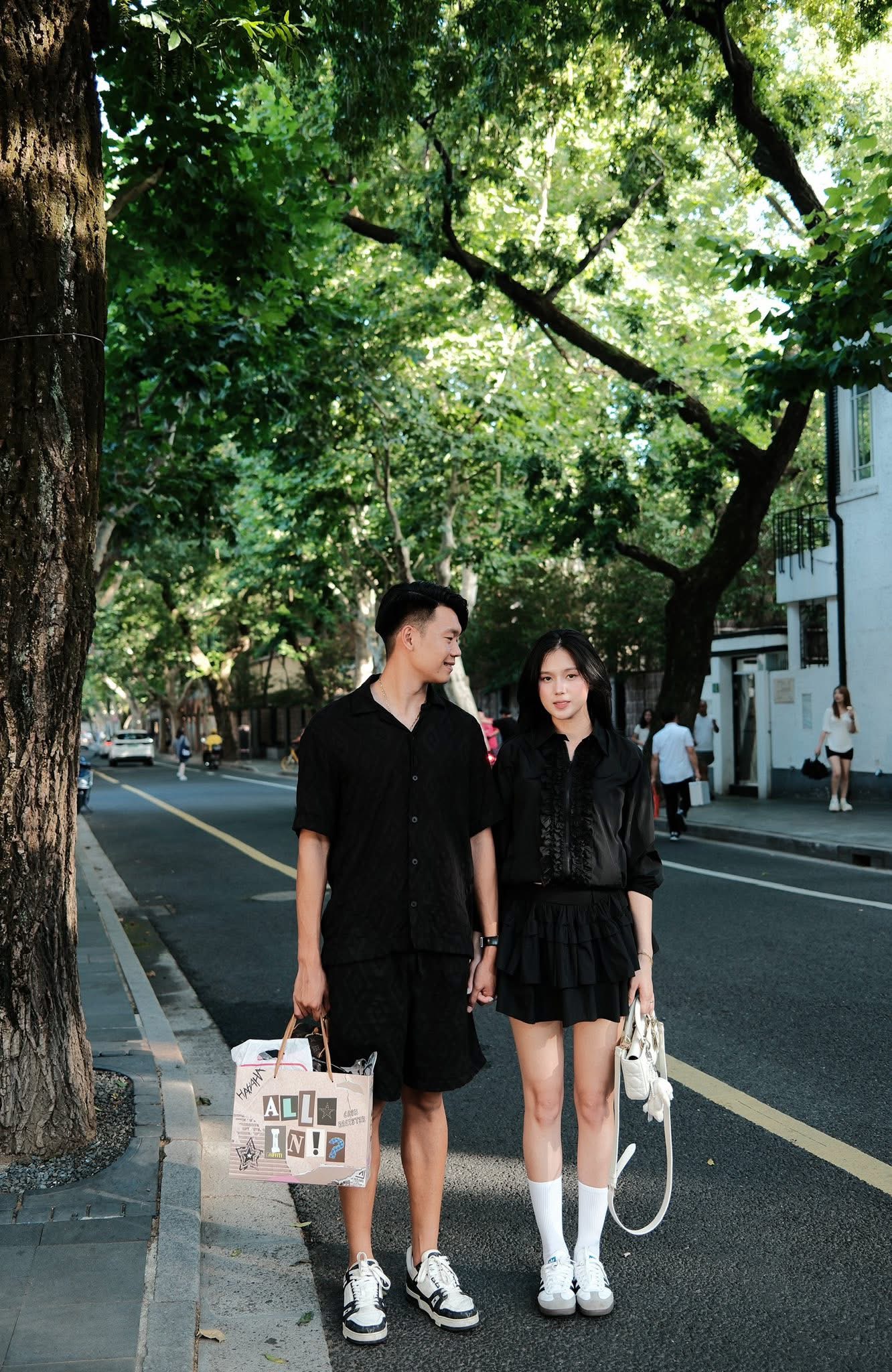 Đỗ Mỹ Linh v&agrave; Ng&ocirc; Tố Uy&ecirc;n khoe m&acirc;m c&uacute;ng tết H&agrave;n thực d&agrave;nh cho mẹ v&agrave; b&eacute; - Ảnh 5.