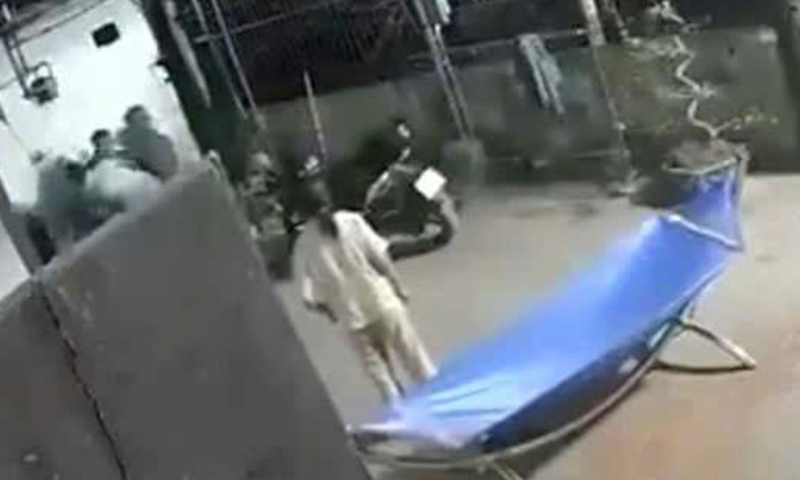 Bắt giữ kẻ đ&acirc;m tử vong trưởng th&ocirc;n ở Ninh B&igrave;nh trong vụ m&acirc;u thuẫn xả thải - Ảnh 1.