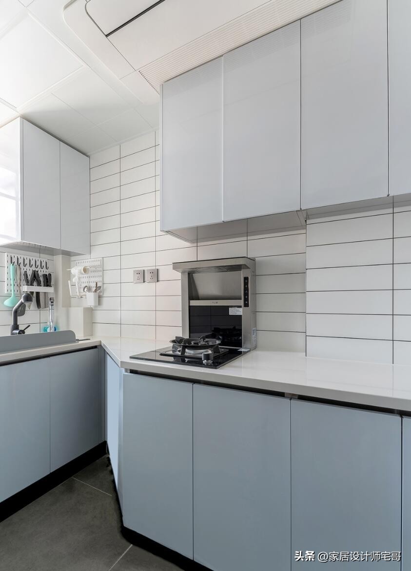 Gia đ&igrave;nh 4 người sống trong căn hộ rộng 36m&sup2; ở khu vực c&oacute; trường học tốt: Kh&ocirc;ng c&oacute; ph&ograve;ng kh&aacute;ch hay ph&ograve;ng ăn nhưng vẫn rất hạnh ph&uacute;c - Ảnh 2.