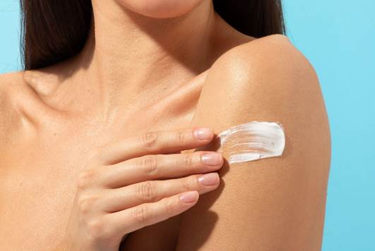 N&acirc;ng niu l&agrave;n da để chạm đến cảm gi&aacute;c dịu d&agrave;ng b&ecirc;n trong - Ảnh 1.