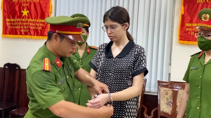 Lộ diện bữa tiệc ma t&uacute;y của ca sĩ Chi D&acirc;n v&agrave; người mẫu An T&acirc;y - Ảnh 3.