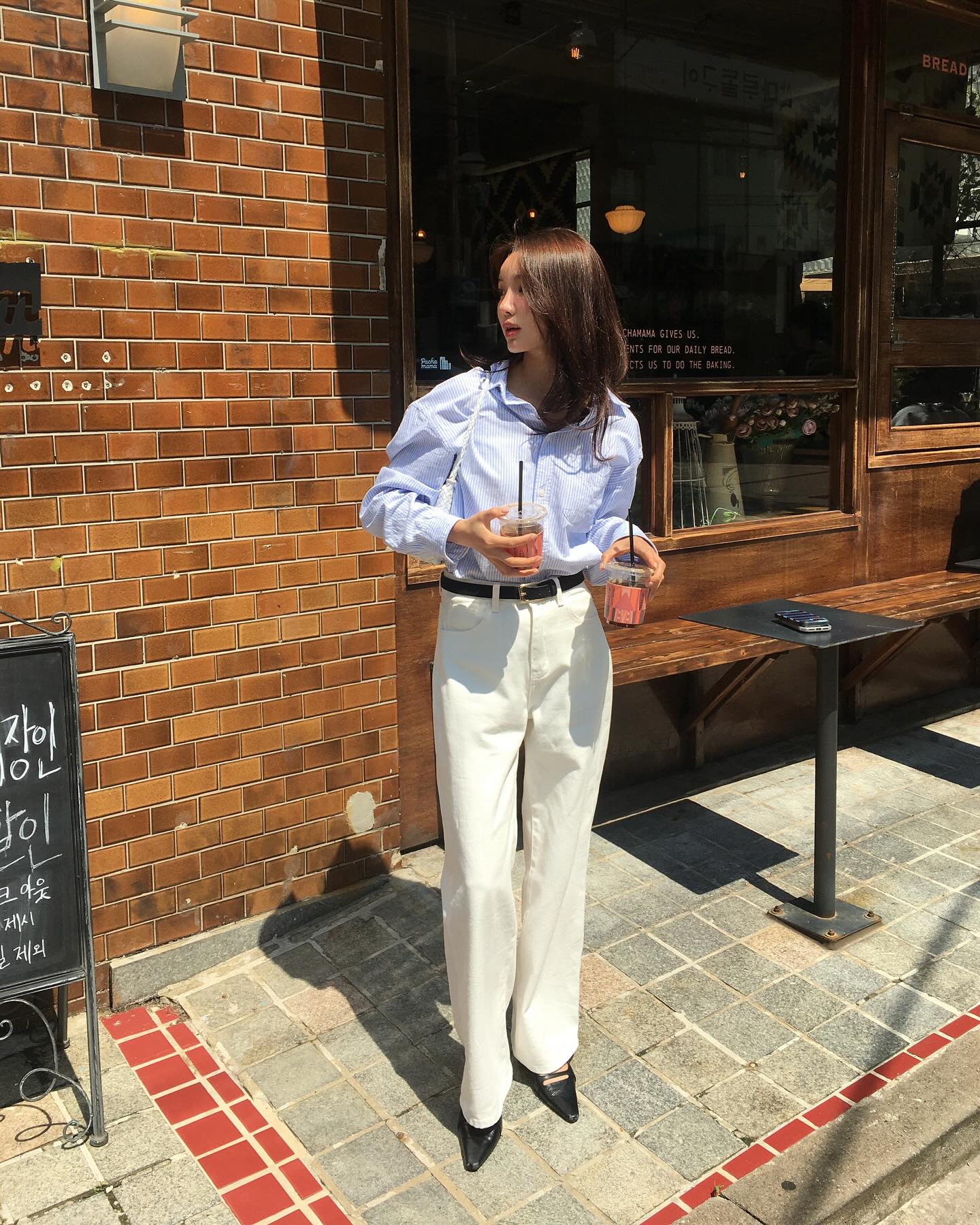 Chị em ơi , chọn NGAY 2 kiểu quần jeans mùa hè nhẹ mát cho phong cách thời trang - Ảnh 7. Chị em ơi , chọn NGAY 2 kiểu quần jeans mùa hè nhẹ mát cho phong cách thời trang - Ảnh 7.