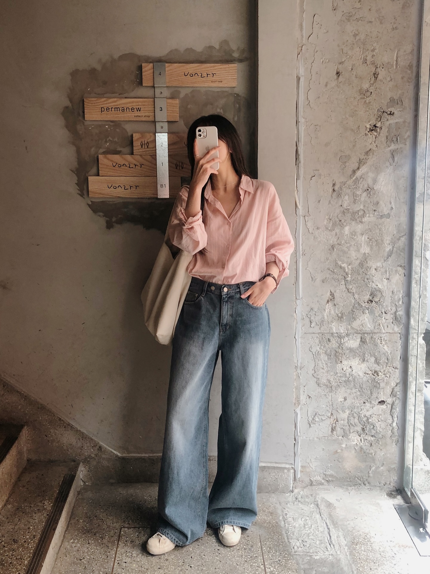 Chị em ơi , chọn NGAY 2 kiểu quần jeans mùa hè nhẹ mát cho phong cách thời trang - Ảnh 2. Chị em ơi , chọn NGAY 2 kiểu quần jeans mùa hè nhẹ mát cho phong cách thời trang - Ảnh 2.