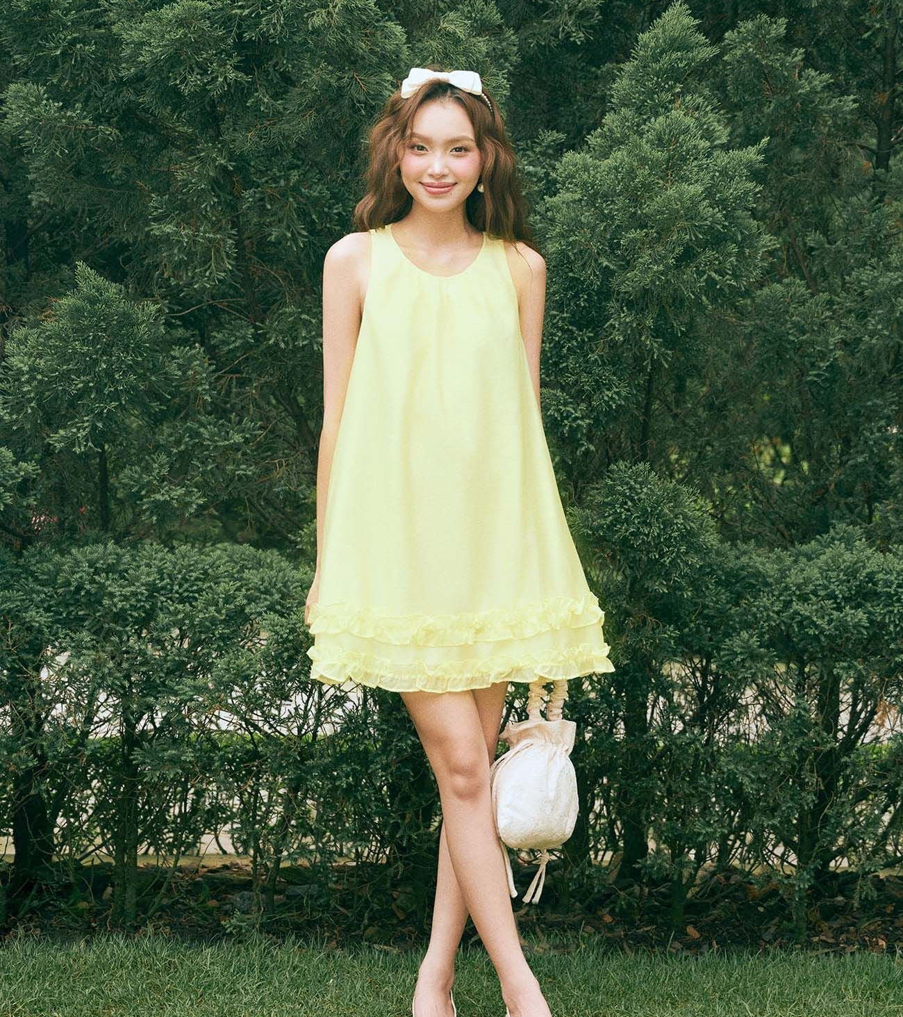 Chán diện đồ đen trắng, hãy đổi sang 5 màu sắc này để