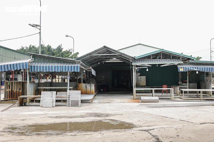 Cận cảnh l&ograve; mổ tuồn lợn bệnh v&agrave;o trường học ở H&agrave; Nội 2026 - Ảnh 2.