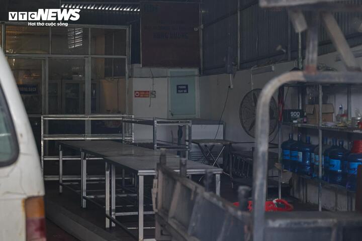 Cận cảnh l&ograve; mổ tuồn lợn bệnh v&agrave;o trường học ở H&agrave; Nội 2026 - Ảnh 20.