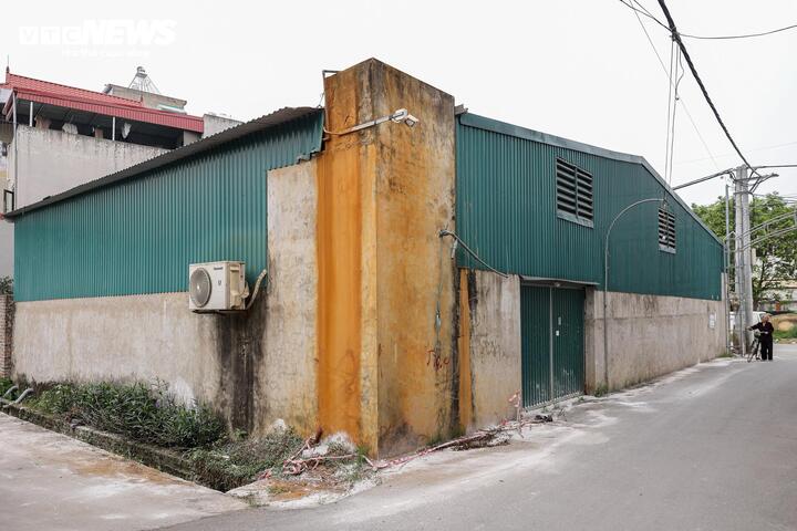 Cận cảnh l&ograve; mổ tuồn lợn bệnh v&agrave;o trường học ở H&agrave; Nội 2026 - Ảnh 14.