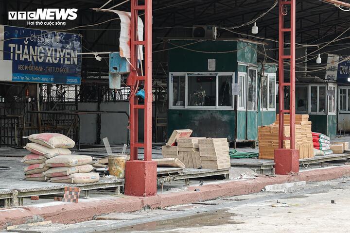 Cận cảnh l&ograve; mổ tuồn lợn bệnh v&agrave;o trường học ở H&agrave; Nội 2026 - Ảnh 11.