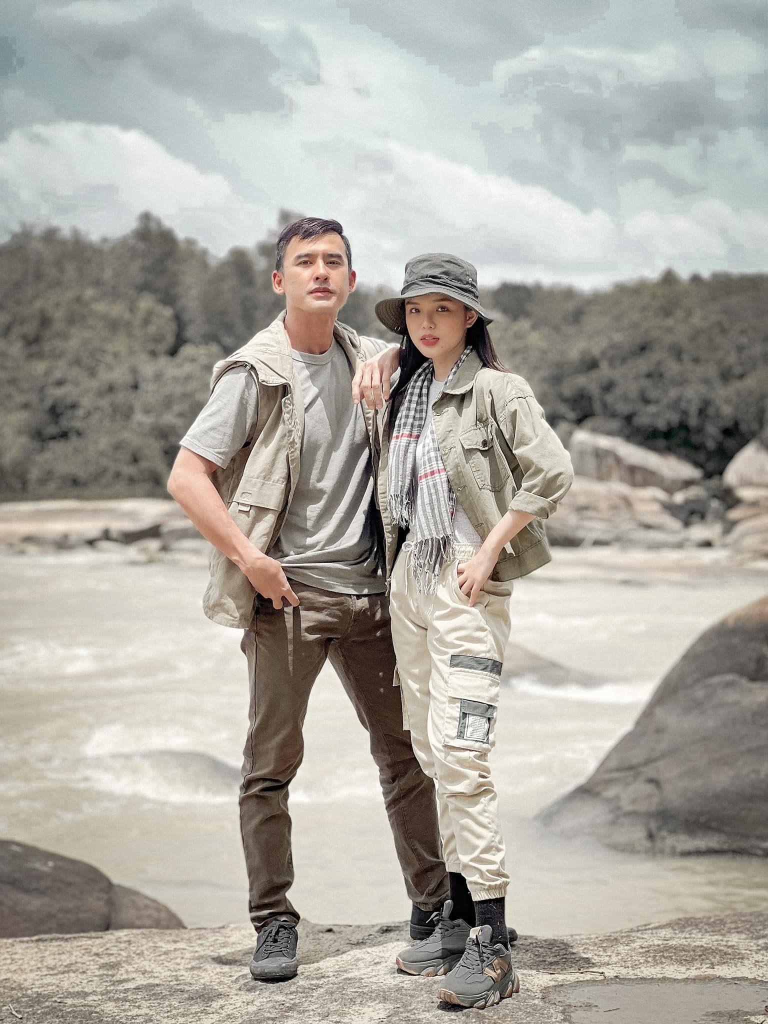 Ồn &agrave;o ngọai t&igrave;nh Lương Thế Th&agrave;nh v&agrave; Th&uacute;y Diễm trong phim B&oacute;ng Ma hạnh ph&uacute;c - Ảnh 2.