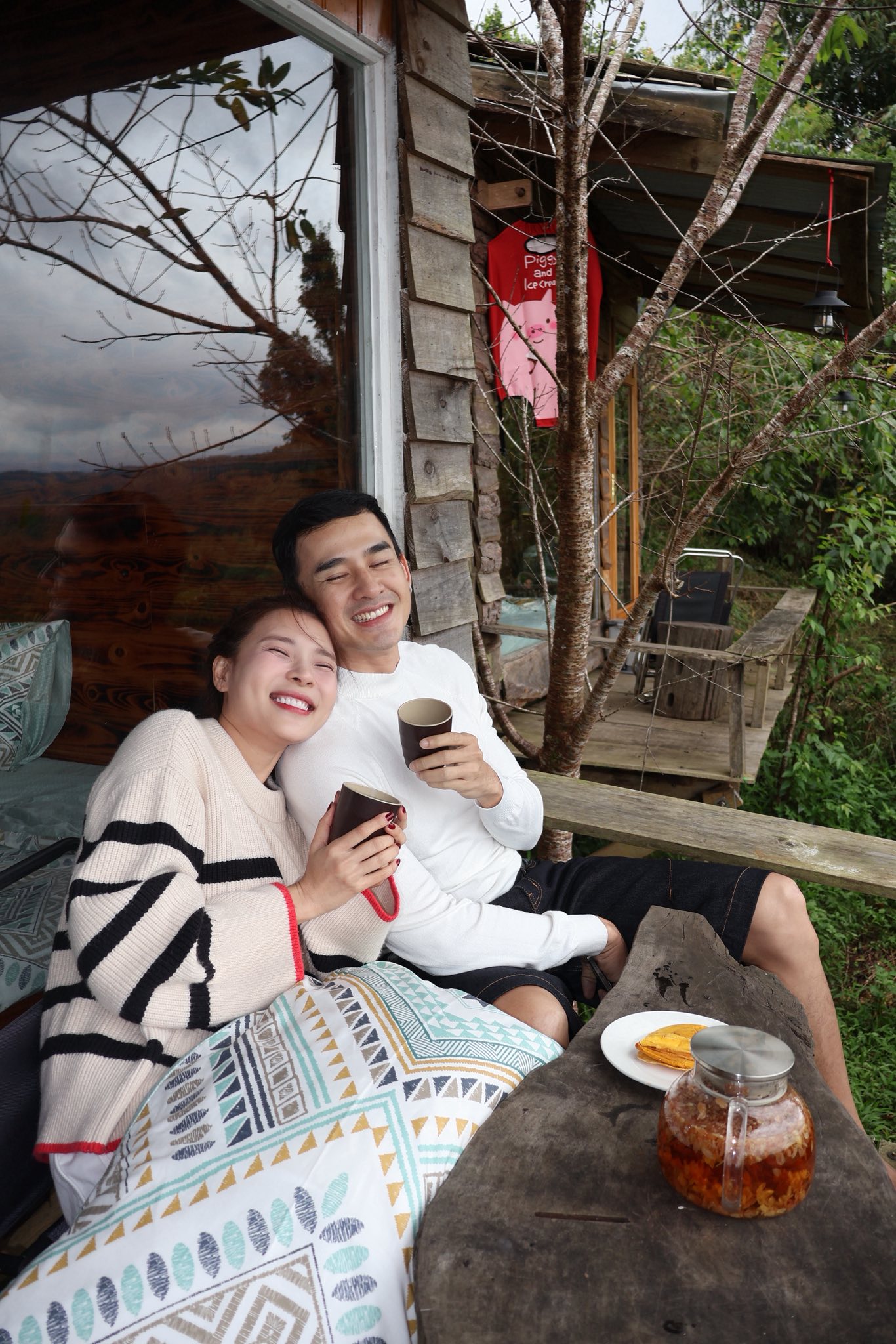 Ồn &agrave;o ngọai t&igrave;nh Lương Thế Th&agrave;nh v&agrave; Th&uacute;y Diễm trong phim B&oacute;ng Ma hạnh ph&uacute;c - Ảnh 4.