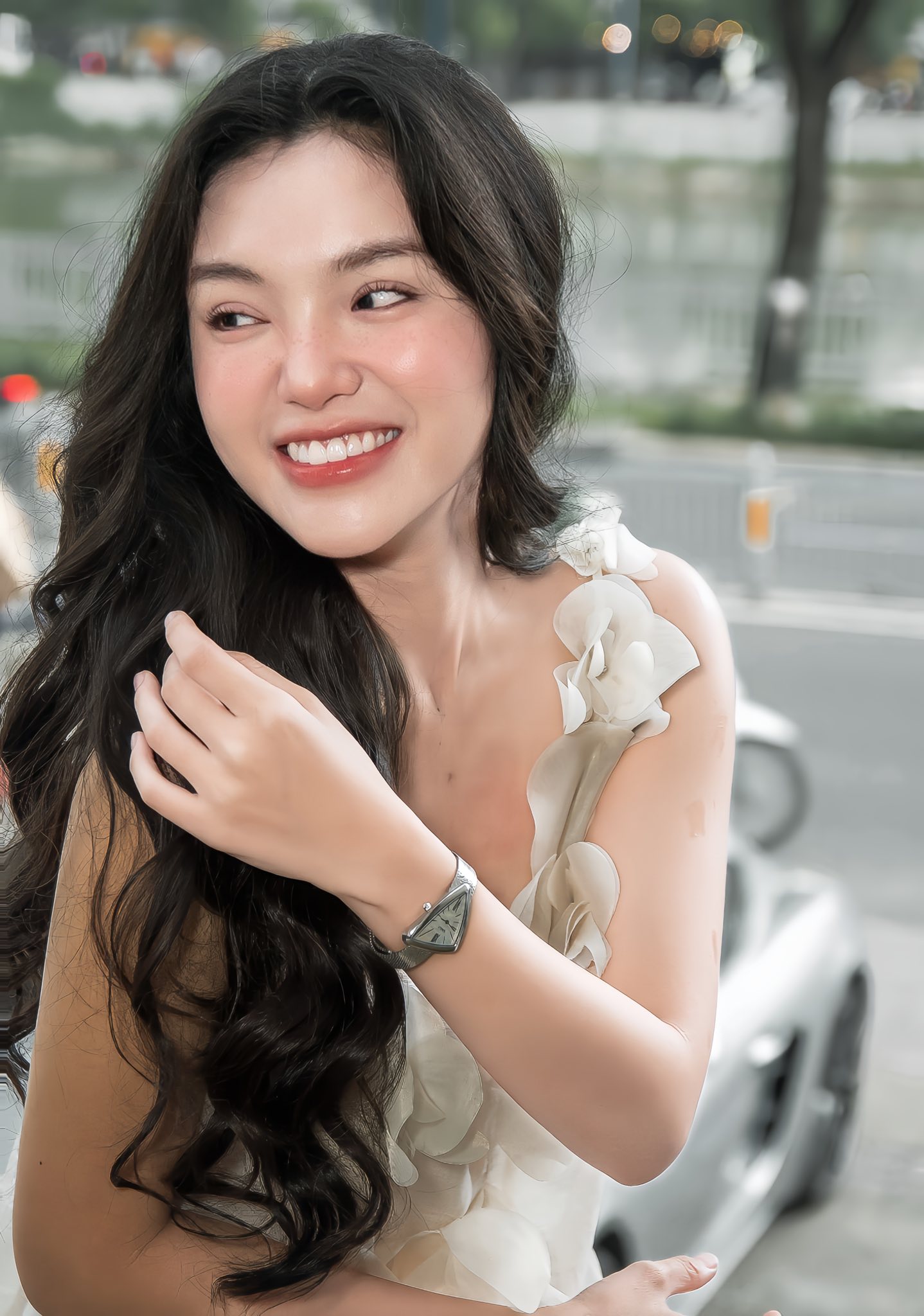 Ồn &agrave;o ngọai t&igrave;nh Lương Thế Th&agrave;nh v&agrave; Th&uacute;y Diễm trong phim B&oacute;ng Ma hạnh ph&uacute;c - Ảnh 5.