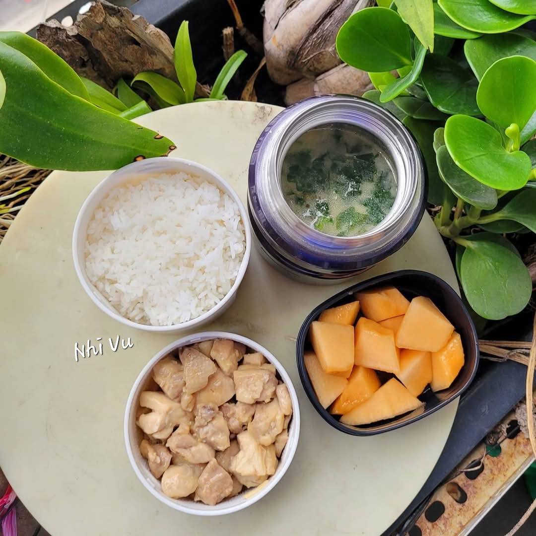 Một mẹ ở Thành phố Hồ Chí Minh phát động “chiến dịch nấu cơm 15 phút mỗi sáng” cho con mang đi học, phản ứng của bé gái khiến mẹ ngỡ ngàng- Ảnh 16. Một mẹ ở TP HCM phát động “chiến dịch nấu cơm 15 phút mỗi sáng” cho con mang đi học, phản ứng của bé gái khiến mẹ ngỡ ngàng - Ảnh 16.