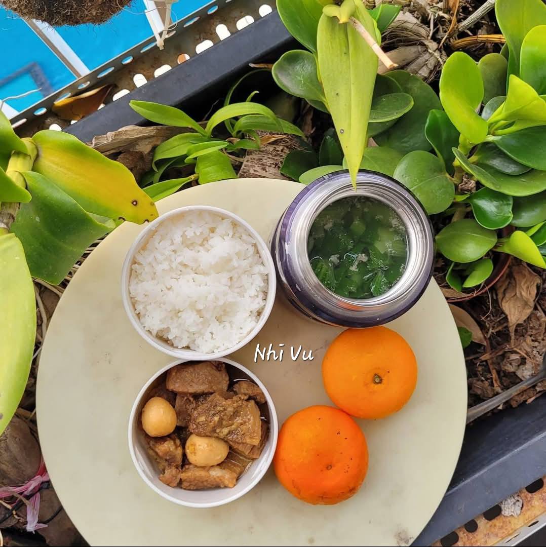 Một mẹ ở Thành phố Hồ Chí Minh phát động “chiến dịch nấu cơm 15 phút mỗi sáng” cho con mang đi học, phản ứng của bé gái khiến mẹ ngỡ ngàng- Ảnh 7. Một mẹ ở TP HCM phát động “chiến dịch nấu cơm 15 phút mỗi sáng” cho con mang đi học, phản ứng của bé gái khiến mẹ ngỡ ngàng - Ảnh 7.