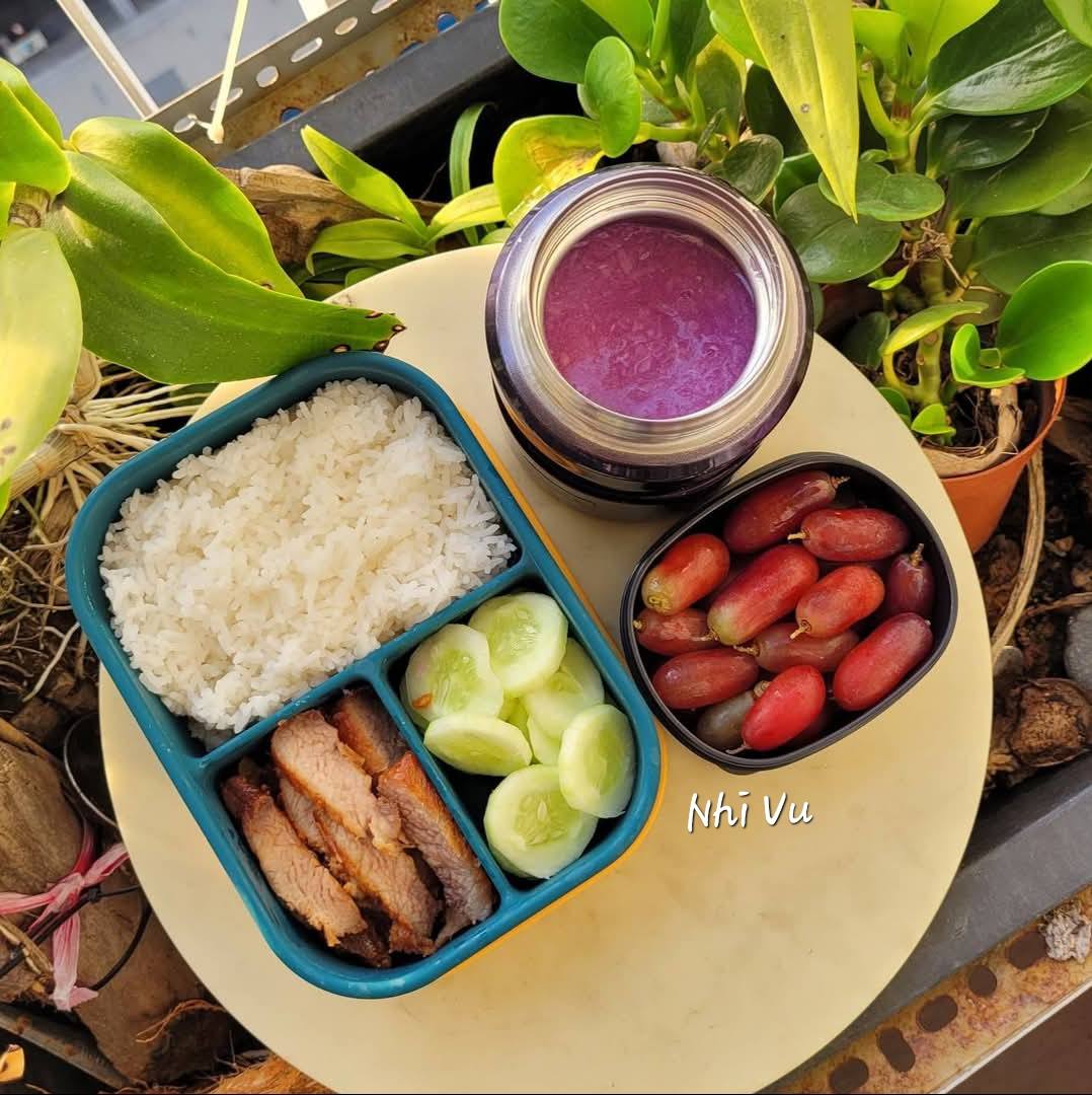 Một mẹ ở Thành phố Hồ Chí Minh phát động “chiến dịch nấu cơm 15 phút mỗi sáng” cho con mang đi học, phản ứng của bé gái khiến mẹ ngỡ ngàng- Ảnh 8. Một mẹ ở TP HCM phát động “chiến dịch nấu cơm 15 phút mỗi sáng” cho con mang đi học, phản ứng của bé gái khiến mẹ ngỡ ngàng - Ảnh 8.