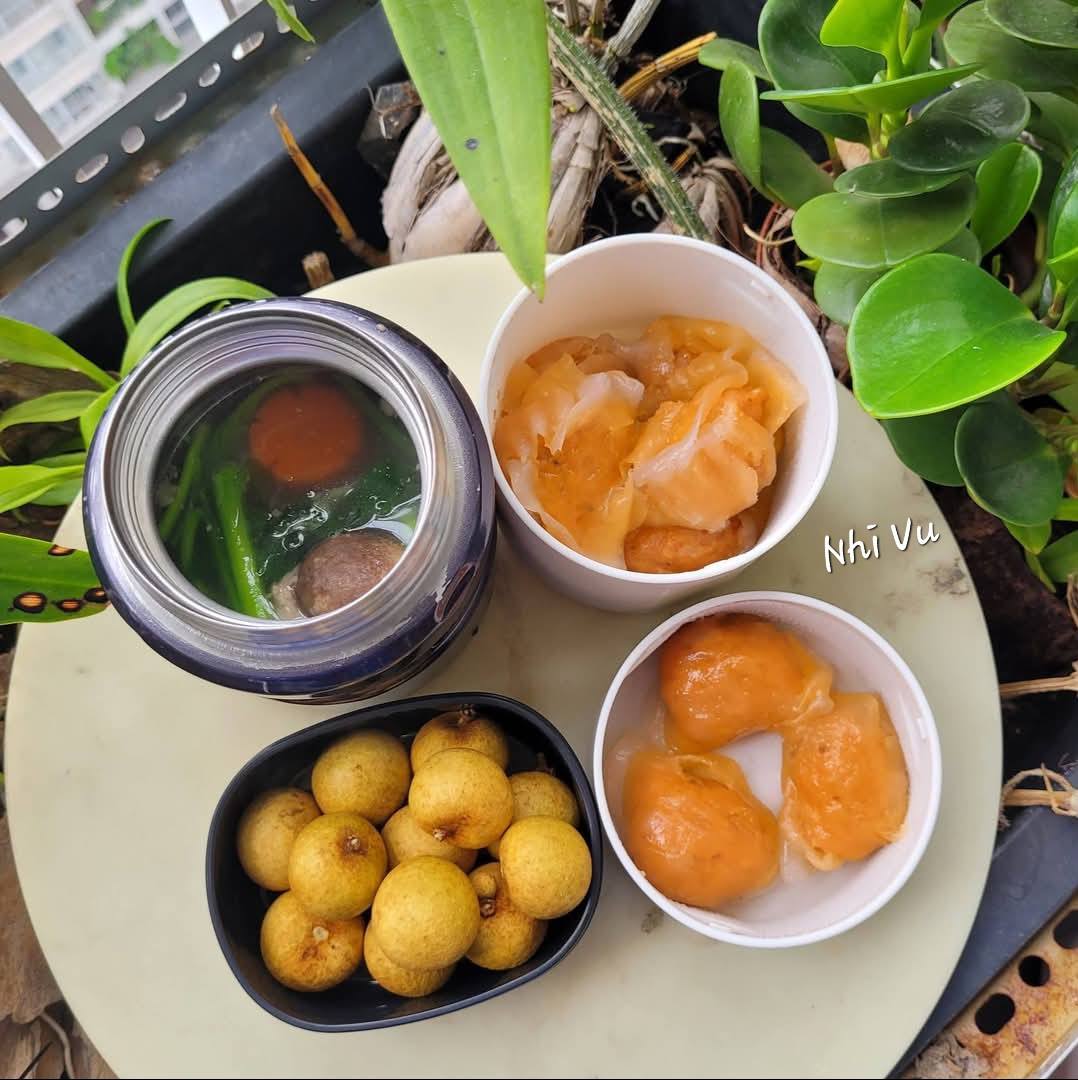Một mẹ ở Thành phố Hồ Chí Minh phát động “chiến dịch nấu cơm 15 phút mỗi sáng” cho con mang đi học, phản ứng của bé gái khiến mẹ ngỡ ngàng- Ảnh 15. Một mẹ ở TP HCM phát động “chiến dịch nấu cơm 15 phút mỗi sáng” cho con mang đi học, phản ứng của bé gái khiến mẹ ngỡ ngàng - Ảnh 15.
