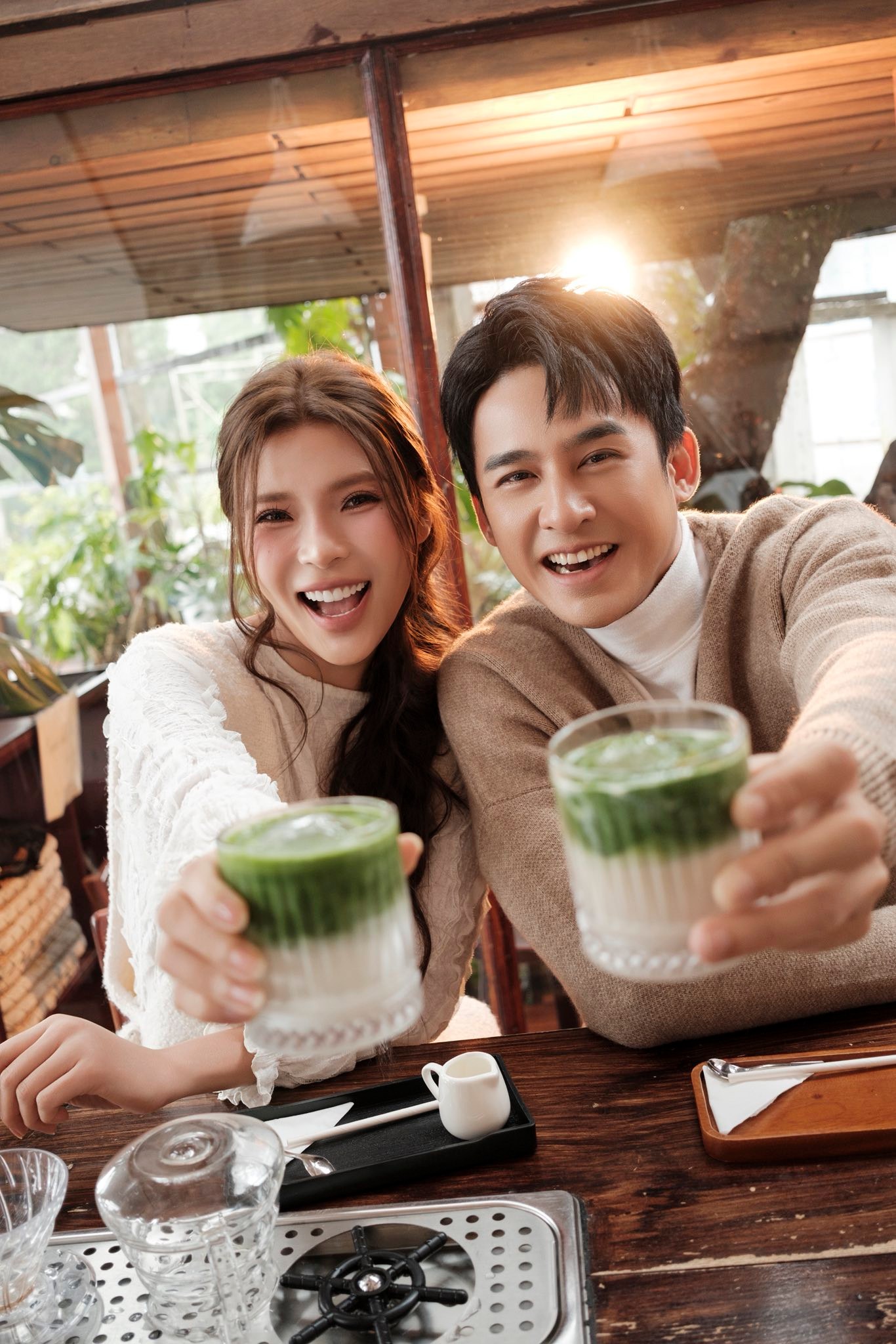 Ồn &agrave;o ngọai t&igrave;nh Lương Thế Th&agrave;nh v&agrave; Th&uacute;y Diễm trong phim B&oacute;ng Ma hạnh ph&uacute;c - Ảnh 6.