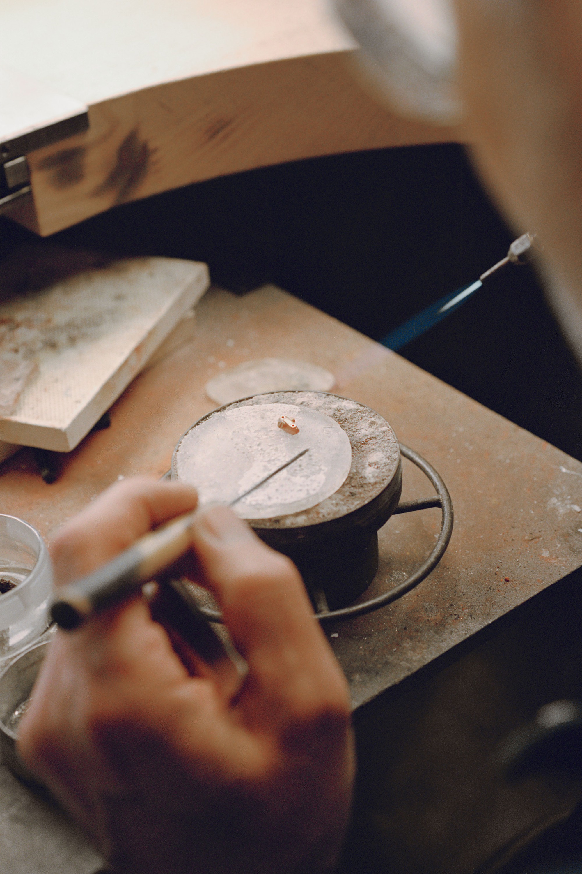 Audemars Piguet giới thiệu Atelier des &Eacute;tablisseurs, dự &aacute;n kết hợp giữa kỹ nghệ chế t&aacute;c thủ c&ocirc;ng v&agrave; tự do s&aacute;ng tạo - Ảnh 4.