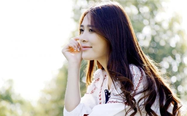 D&ugrave;ng điện thoại khi l&agrave;m 1 việc, c&ocirc; g&aacute;i c&oacute; thể liệt 2 ch&acirc;n, tiểu kh&ocirc;ng tự chủ suốt đời - Ảnh 2.