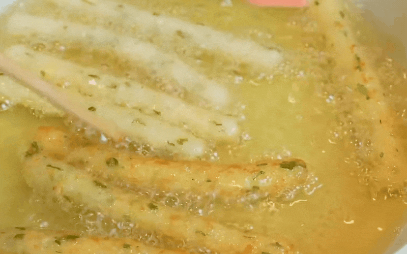 Cách làm bánh khoai tây phô mai chiên giòn rụm, béo ngậy ăn là ghiền! - Ảnh 11.