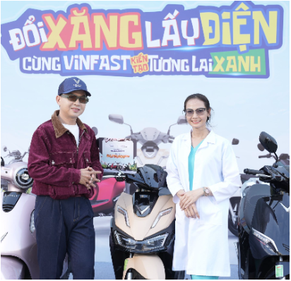 Người d&acirc;n chốt đơn liền tay xe m&aacute;y điện VinFast tại sự kiện Đổi xăng lấy điện - Ảnh 4.
