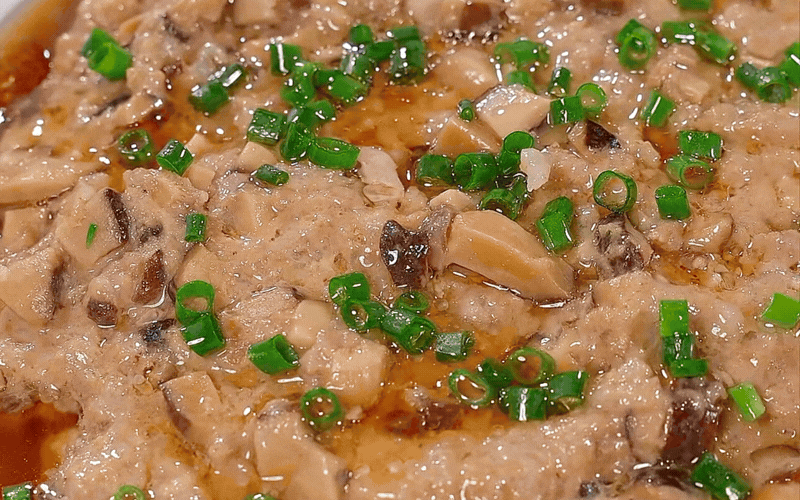 Chỉ 15 phút có ngay món thịt băm hấp nấm siêu ngon cho bữa tối bận rộn - Ảnh 1.