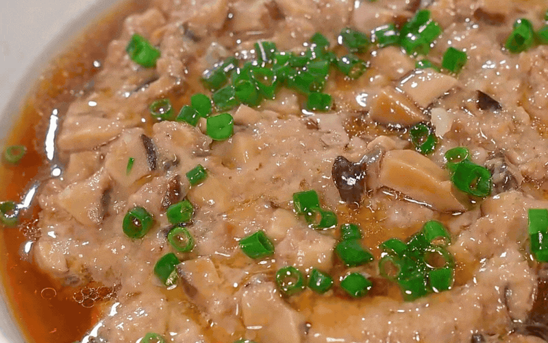 Chỉ 15 phút có ngay món thịt băm hấp nấm siêu ngon cho bữa tối bận rộn - Ảnh 2.