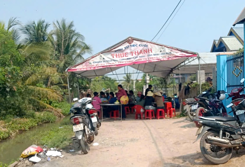 Em b&eacute; chết đuối thương t&acirc;m tại mương nước trước nh&agrave; ở Gia Lai - Ảnh 1.