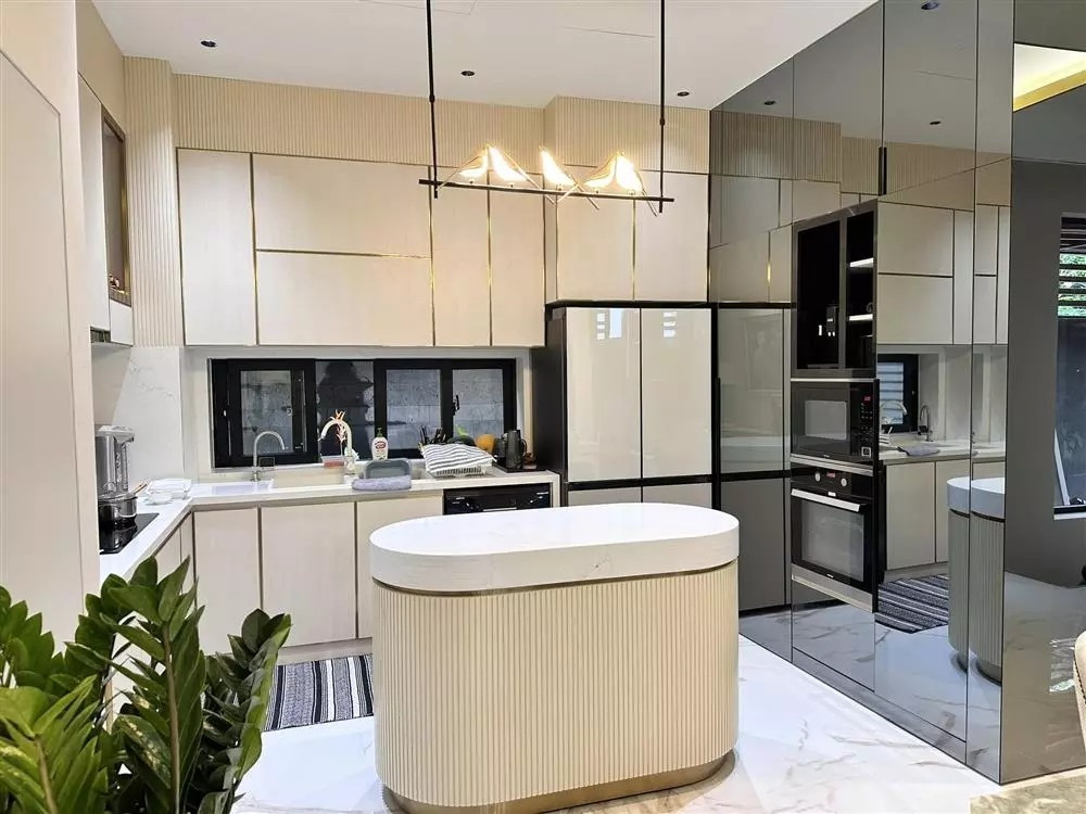 Biệt thự 200 m&sup2; của Th&uacute;y Diễm - Lương Thế Th&agrave;nh ở Thủ Đức như resort 5 sao - Ảnh 5.