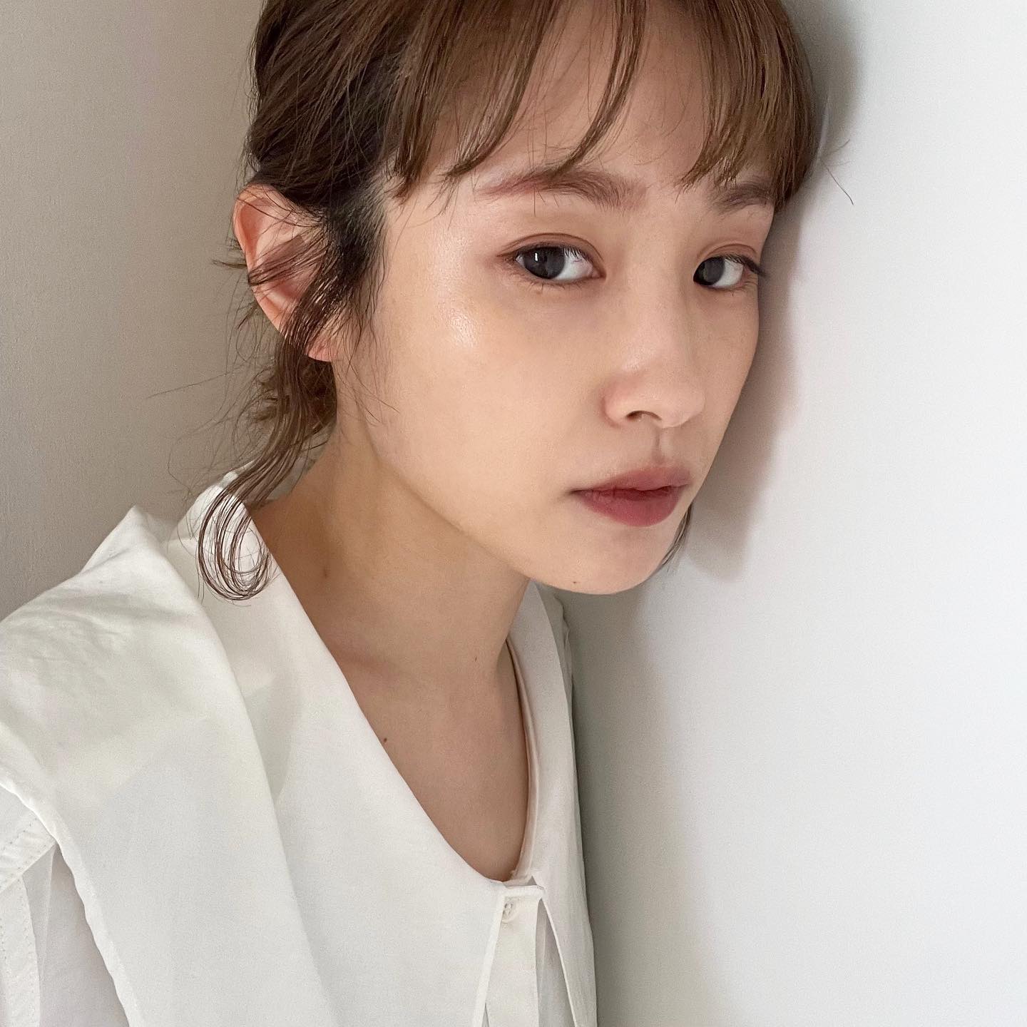 Ra ngo&agrave;i 30 ph&uacute;t th&ocirc;i nhưng da xuống tone thấy r&otilde;: Đ&acirc;y l&agrave; c&aacute;ch phụ nữ Nhật chống nắng mỗi ng&agrave;y - Ảnh 2.