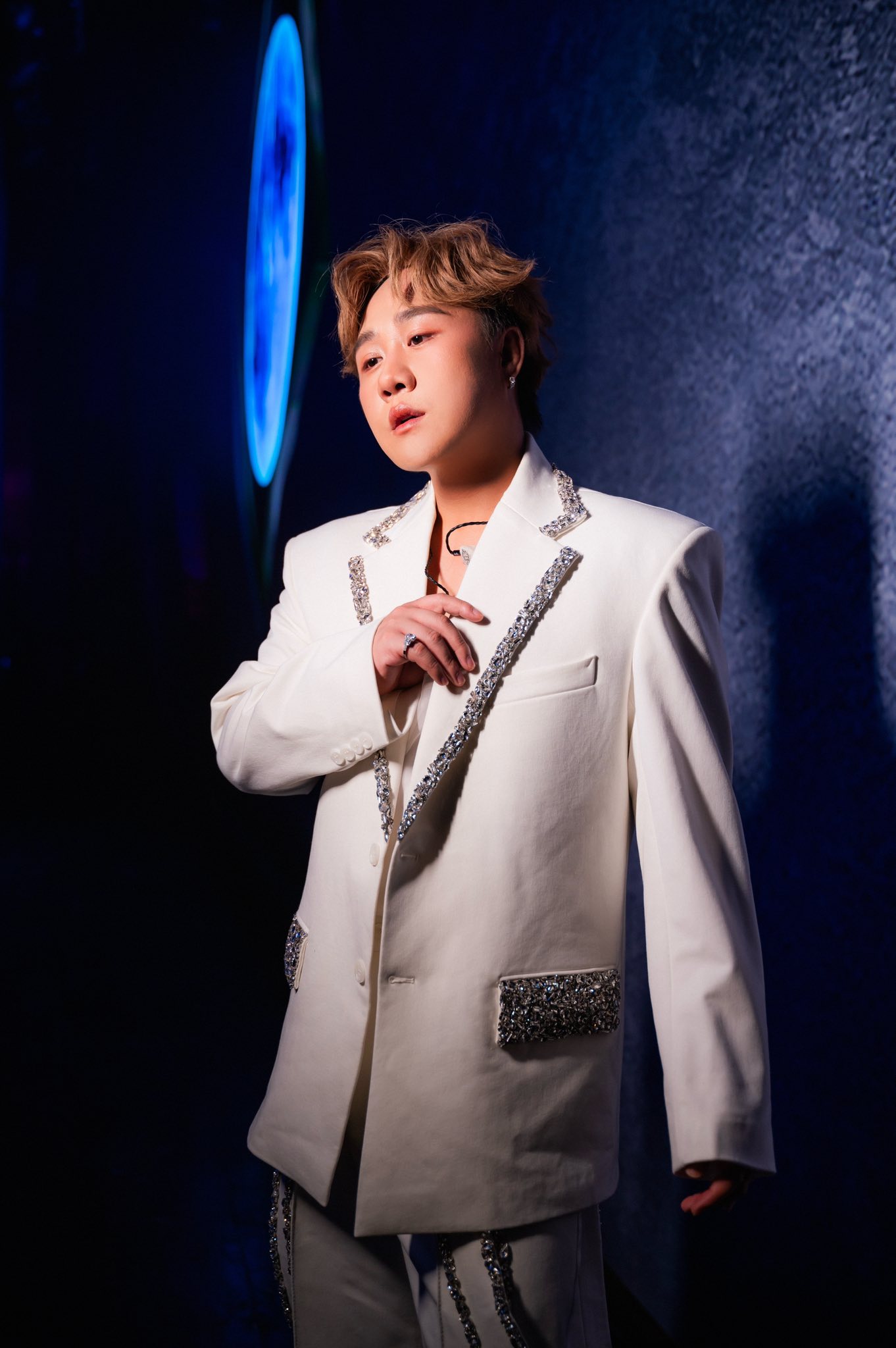 Trung Qu&acirc;n Idol g&acirc;y b&atilde;o mạng x&atilde; hội với tin đồn nhạy cảm v&agrave; phản ứng tr&aacute;i chiều - Ảnh 3.