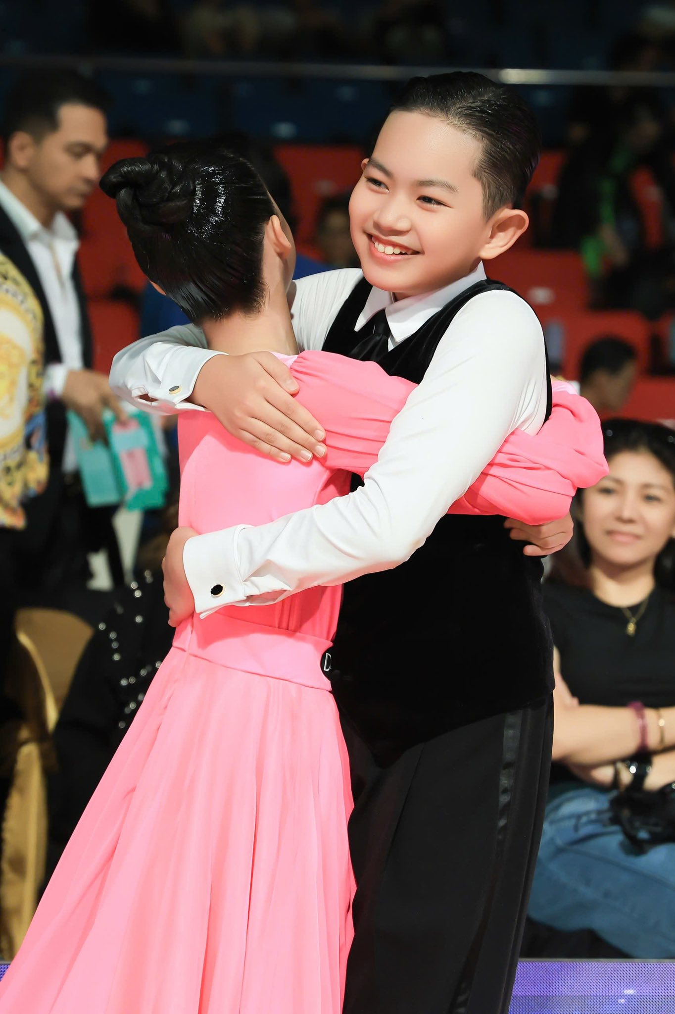 Q&uacute;y tử Kh&aacute;nh Thi - Phan Hiển gi&agrave;nh 2 HCV: Niềm tự h&agrave;o của mẹ v&agrave; b&eacute; tại Đ&ocirc;ng Nam &Aacute; 2026 - Ảnh 2.