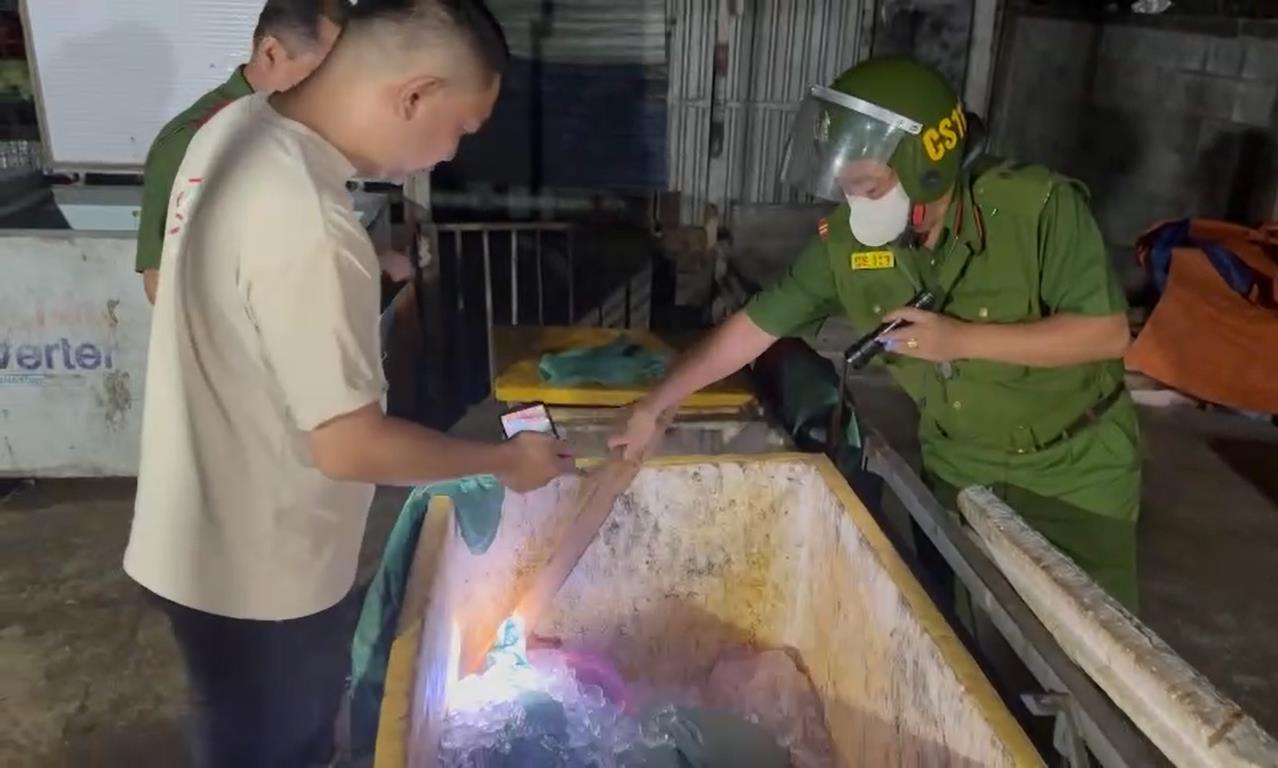 Đột k&iacute;ch l&ograve; mổ lậu 2026 ph&aacute;t hiện hơn 500kg thịt heo bốc m&ugrave;i tại Đồng Nai - Ảnh 2.