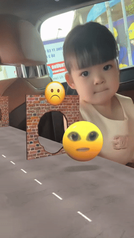 Sinh nhật ấm c&uacute;ng của mẹ chồng Đỗ Mỹ Linh v&agrave; những khoảnh khắc đ&aacute;ng y&ecirc;u b&ecirc;n con - Ảnh 2.