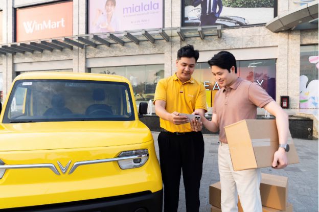 Tiểu thương chấm điểm 10 cho VinFast EC Van v&igrave; xe gọn, th&ugrave;ng rộng, chạy cả ng&agrave;y kh&ocirc;ng tốn tiền nhi&ecirc;n liệu - Ảnh 2.