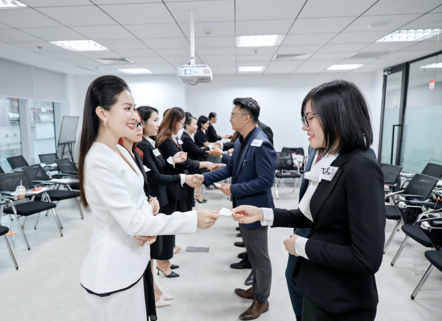 Gi&aacute;m đốc điều h&agrave;nh Ego Vietnam Academy L&ecirc; H&agrave; Phương chia sẻ về phong th&aacute;i v&agrave; nghi thức &ndash; năng lực &ldquo;sinh tồn&rdquo; thời AI - Ảnh 5.