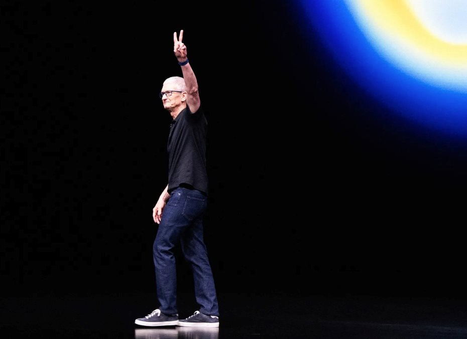 Tim Cook từ chức CEO Apple: Sự chuyển m&igrave;nh lịch sử của c&ocirc;ng ty c&ocirc;ng nghệ 2026 - Ảnh 2.
