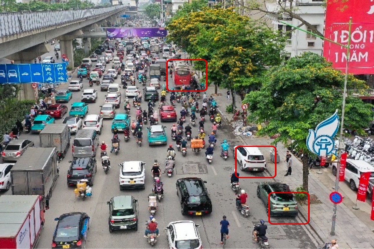 CSGT H&agrave; Nội sử dụng thiết bị đặc biệt xử l&yacute; vi phạm dừng đỗ xe năm 2026 - Ảnh 4.