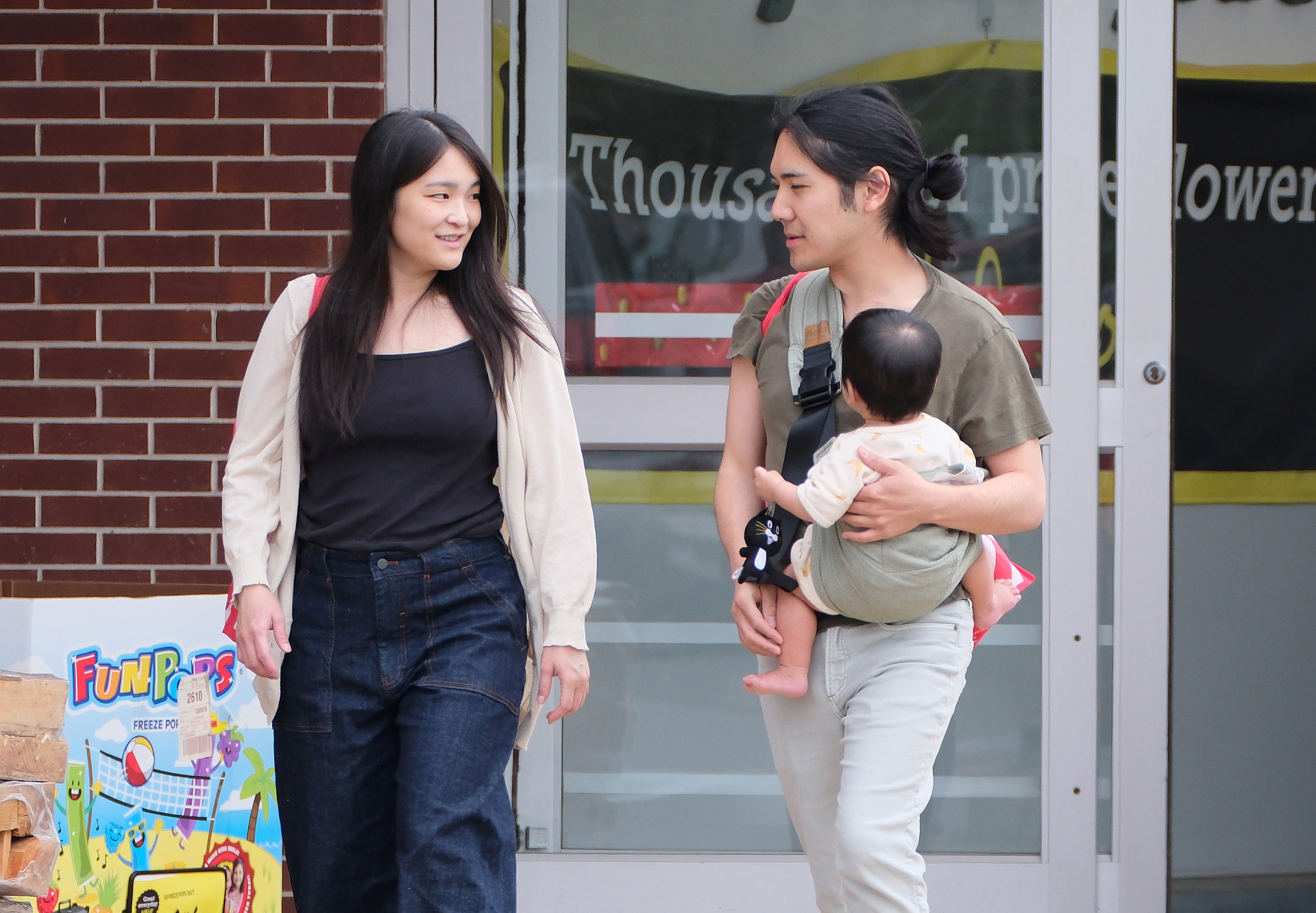 japanese-princess-mako-goes-shopping-125930288-104756-1776744526113-1776744526407820094858-1776835900491709363967-1776842213560-17768422137461487474511.jpg