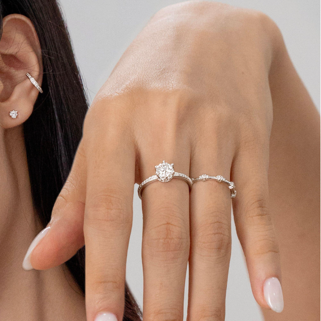 N&ecirc;n mua nhẫn bạc nữ ở đ&acirc;u để đảm bảo chất lượng v&agrave; độ bền? - Ảnh 1.