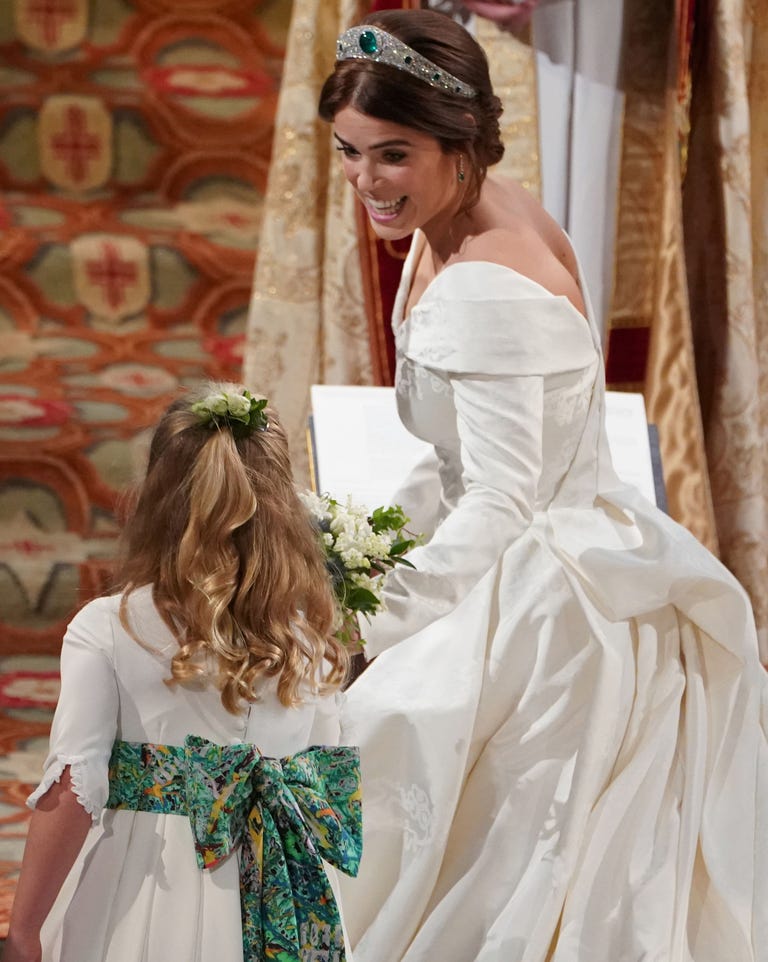 princess-eugenie-of-york-passes-her-bouquet-to-bridesmaid-news-photo-1051952218-1561570409-1776838996786122028904-1776885534780-17768855350751390422832.jpg