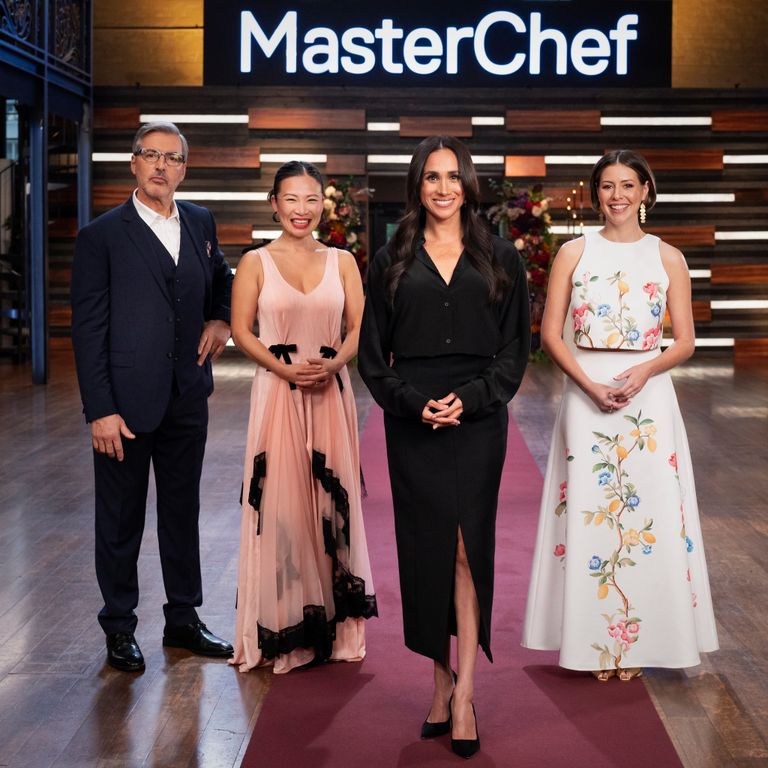 Meghan Markle tại MasterChef &Uacute;c: Th&aacute;i độ bất ngờ khi tắt m&aacute;y quay - Ảnh 2.
